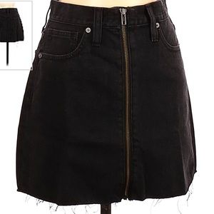 Madewell black jean skirt! Full zip front makes sliding on and off a breeze!